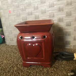 HeartFelt Scentsy wax warmer